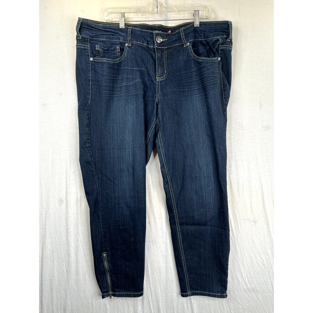 Torrid women's dark wash tapered ankle jeans, size 20
